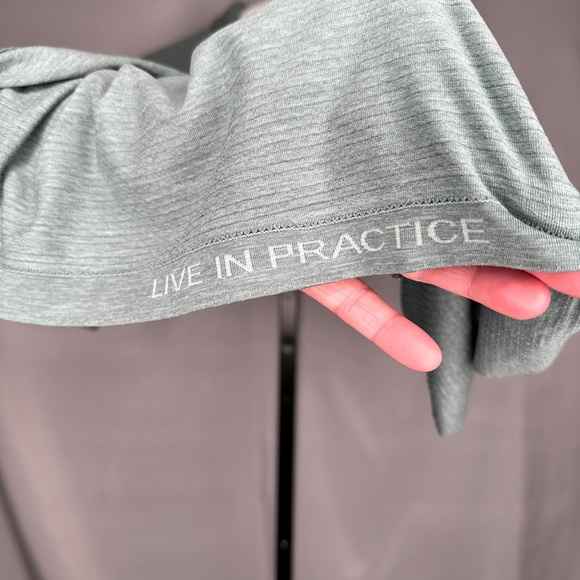 🍋 NWOT Lululemon Peloton Men's Medium Polo / Golf Shirt - Picture 6 of 6